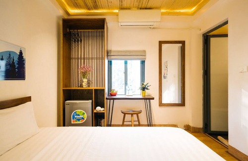 Truc Bach Hostel | Ha Noi ‘s Autumn,cozy room-rooftop,Lake view floor- The Autumn Homestay