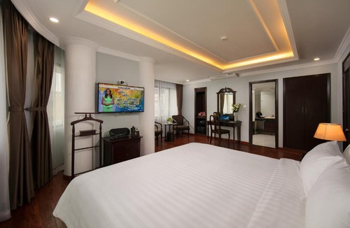 Hai Ba Trung Hotel | Halais Hotel