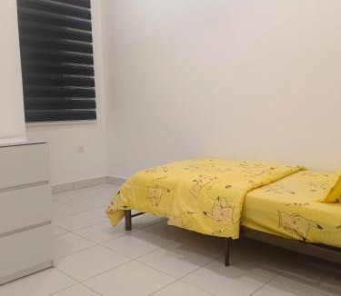 Batu Pahat House | Halia Homestay