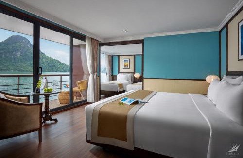 Ha Long Boat Rental | Halong CAPELLACRUISE - Member of Lyra cruise collection