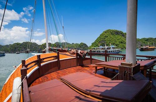 Cat Hai Boat Rental | Halong Ocean Cruise 6