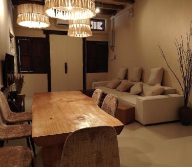 Historic George Town House | Hana House Georgetown 4BR Walkable to Penang Street Art