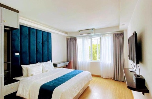 Hang Trong Hotel | Hanoi Capital Premium Hotel & Spa - Hanoi Old Quarter - Hanoi Train Street