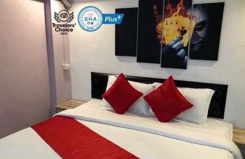 Phra Athit House | Happio Near Chabad House