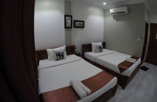Kampot Hotel | Happy Family