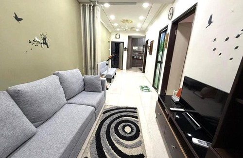 Sungai Buloh Apartment | Harryna Homestay Damansara Damai
