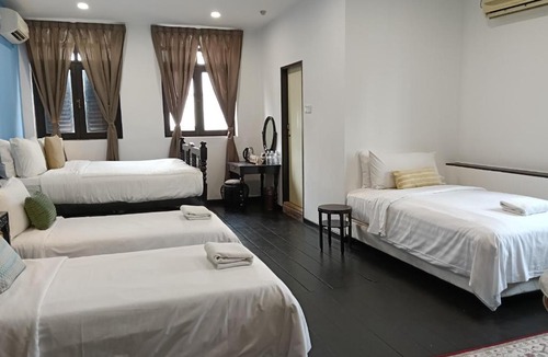 Taman Kota Laksamana Hotel | Heeren House by Amerald Group