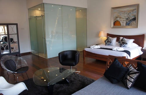 Malacca City Hotel | Heeren Palm Suites