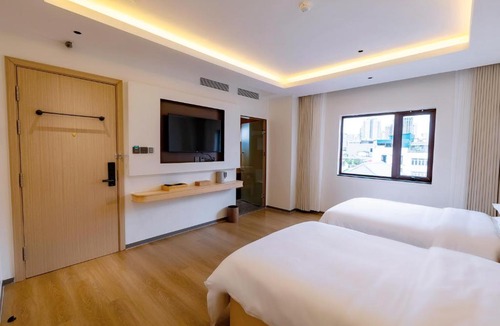 Trung Hoa Nhan Chinh Hotel | Hera Hotel