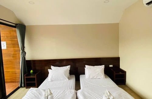 Vientiane Boat Rental | Heun Phea Meuang Feuang Riverside2
