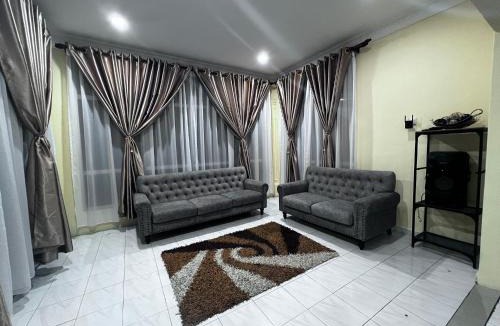 Taman Abu Zarim Villa | Heza Villa - Karaoke, Pool & BBQ