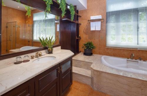 District 12 Resort | Hidden Mansions Saigon Resort