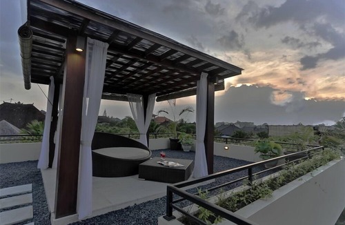 Batu Bolong Villa | Hideaway Private 3BR Villa, Canggu - 5Min Drive To Berawa Beach! W/Swim Pool!