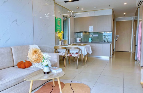 Thang Tam Apartment | High floor Sea View - 100 meters from the beach and free swimming pool