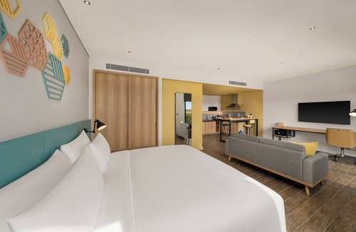 Thu Dau Mot Hotel | HIIVE by fusion Binh Duong New City - VSIP 2
