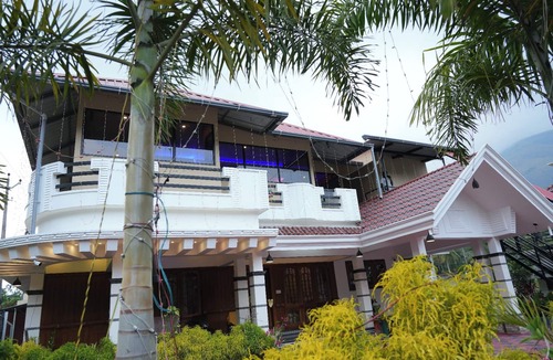 Devikolam Villa | Hillsidecreek Homestay - Luxury 4 Bedroom Villa in Munnar, Kerala