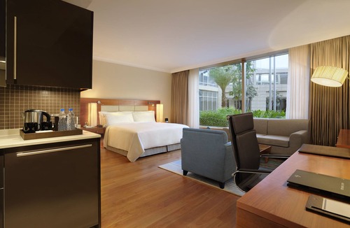 Embassy Golf Links Business Park Hotel | Hilton Bangalore Embassy GolfLinks