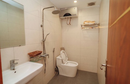 Quan Do Son House | Hoang Lam Hotel