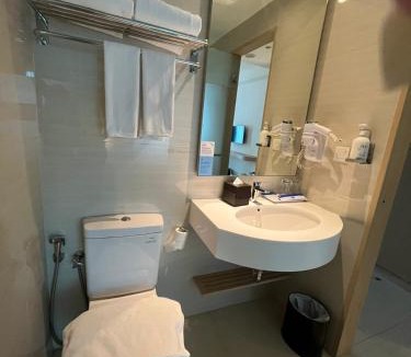 Old Jakarta Hotel | Holiday Inn Express Jakarta International Expo by IHG