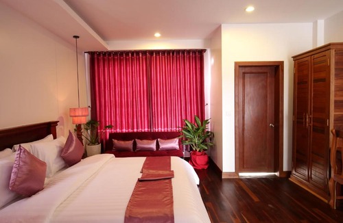 Taphul Village Area Hotel | Holy Angkor Deluxe Hotel
