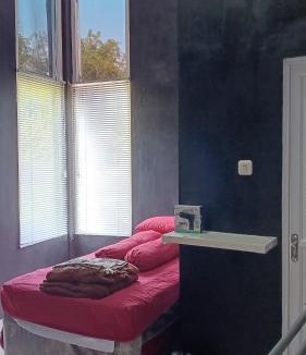 Oro Oro Ombo House | Home Stay Syariah Omahku