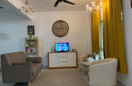 Kampung Rawa House | Home Sweet Home Terrace Landed House
