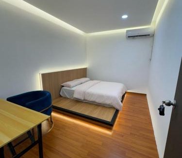 Sibu House | Home2828Stay - ROOMS ONLY