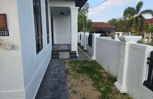 Kota Bharu House | Homestay AH Binjai Islamic Only