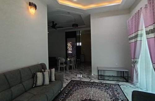 Kusial House | Homestay Anas