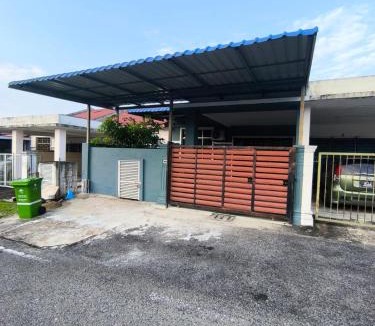 Kampung Songsang House | Homestay Annur Impian Temerloh With Android TV and WIFI