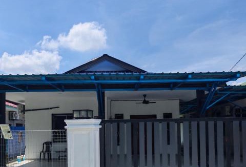 Parit Raja House | Homestay Ayong