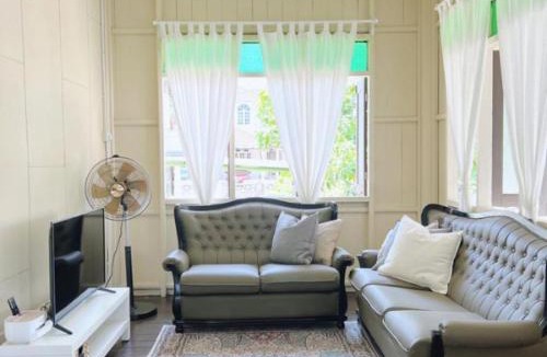 Batu Buruk House | Homestay Bee