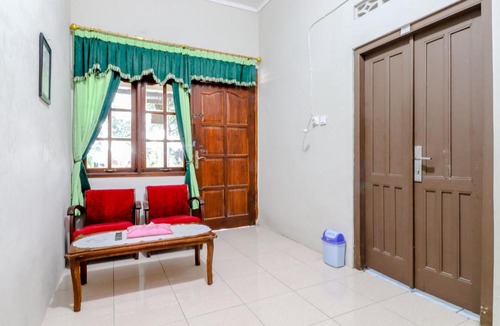 Prambanan House | Homestay Damandiri Prambanan Syariah