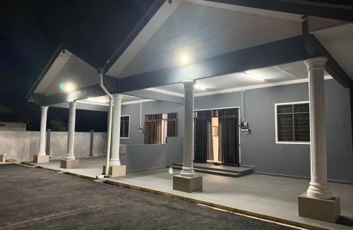 Kampung Pengkalan Maras House | Homestay De Acacia Rumah Melur