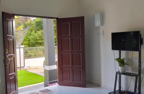 Dungun House | Homestay DiAna Dungun
