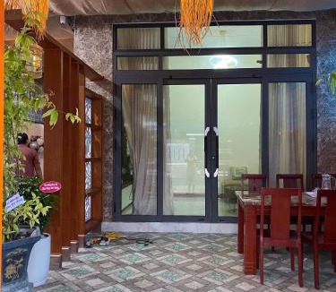 Ninh Hoa Hotel | Homestay Hừng Đông Dốc Lết