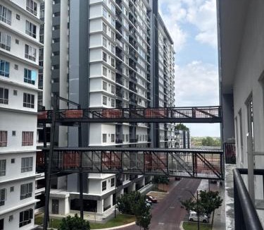 Bandar Saujana Putra Apartment | Homestay Kidzplay BSP21 Islam Only