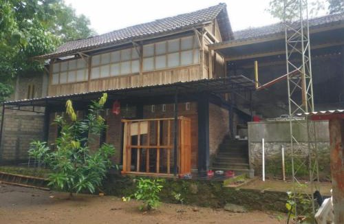 Muntuk Hostel | Homestay Kurnia