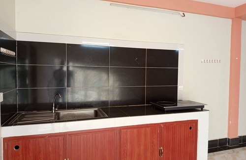 Dangkao Apartment | homestay,Near Phnom Penh Airport,Big Pool,not guest house附近没有中餐馆