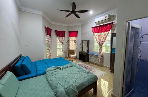 Dungun House | Homestay Qayyum D'Sura