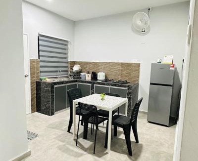 Mersing House | Homestay Rumah Kuning