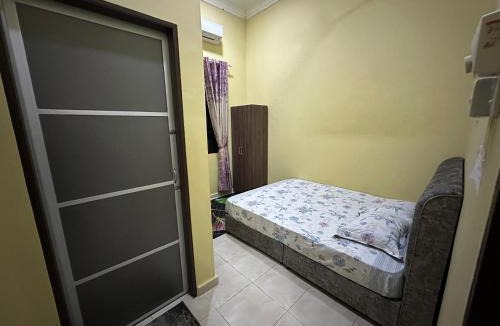 Kawasan Perindustrian Chendering House | Homestay Safirah 1