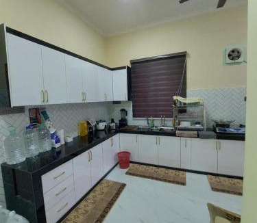 Batu Buruk House | Homestay Selesa KBB Guest House