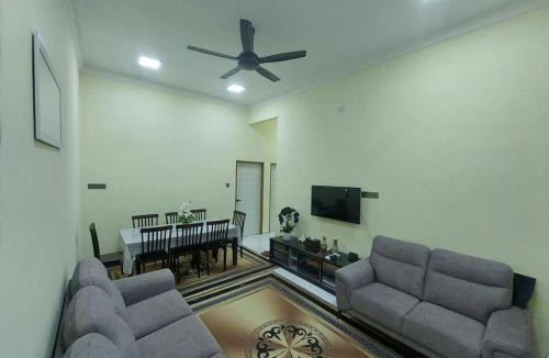Batu Buruk House | Homestay Selesa KBB Guest House