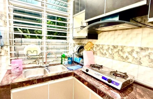 Kampung Merbau Patah House | Homestay Selesa KPB Guest House
