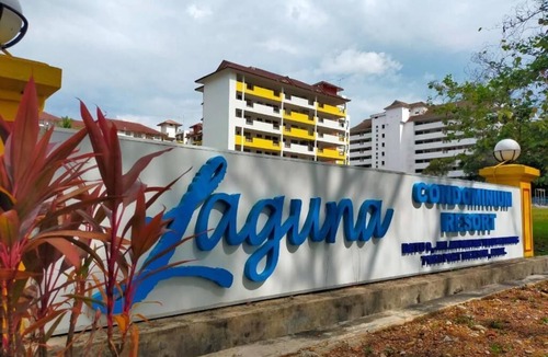 Tanjung Tanah Merah Apartment | Homestay Ziyan with pool near beach