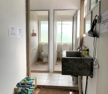 Kampung Lintang Hostel | Hornbill's Nest Kuching