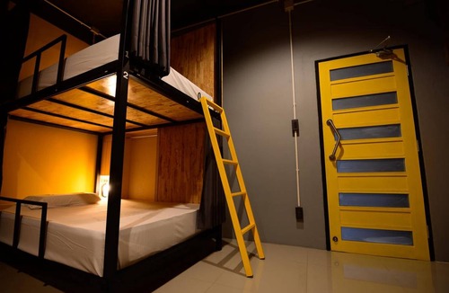 Pom Prap Hostel | Hostel ∙ 8 guests
