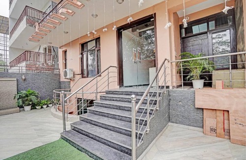 Gurugram Hotel | Hotel ∙ 3 guests