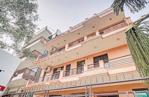 Gurugram Hotel | Hotel ∙ 3 guests